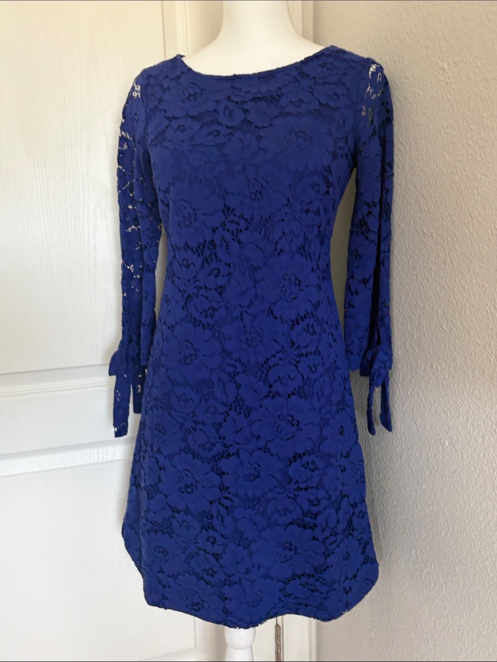 Vince Camuto blue lace dress